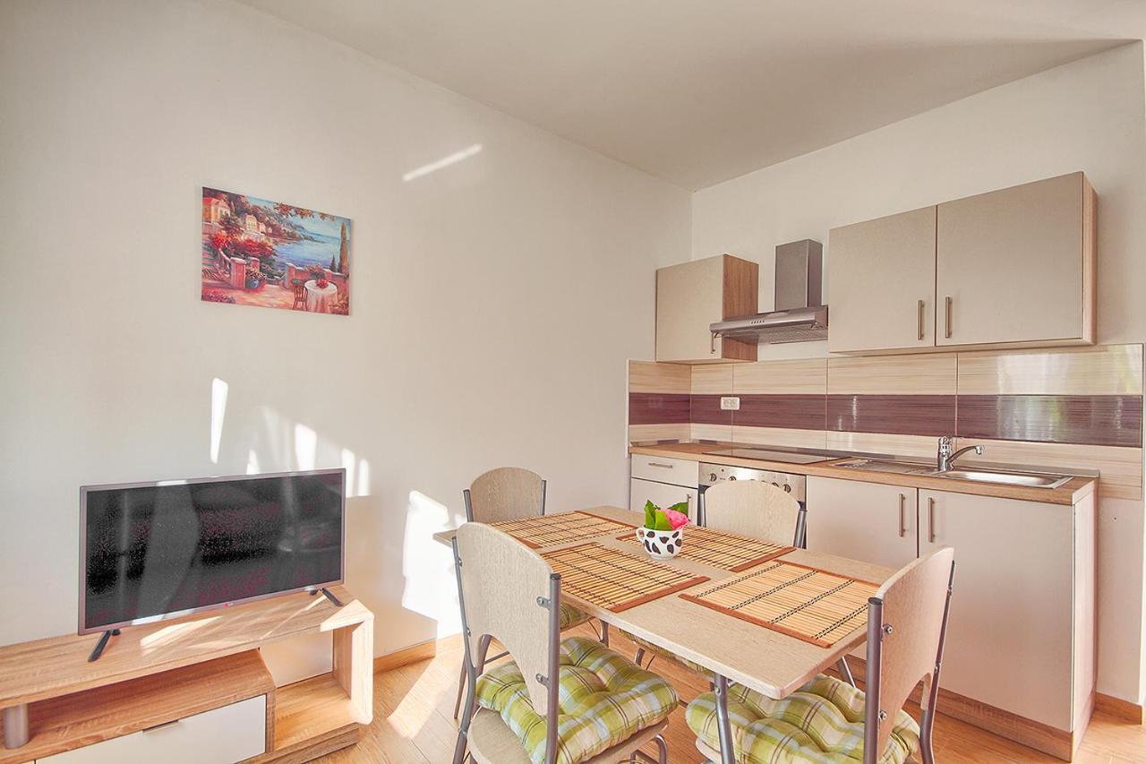 Apartman Mishel 2 פאז'אנה מראה חיצוני תמונה